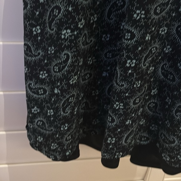 BP Black and White Paisley V-Neck Flutter Sleeve Dress 90s “skater dress” vibes - Picture 10 of 17